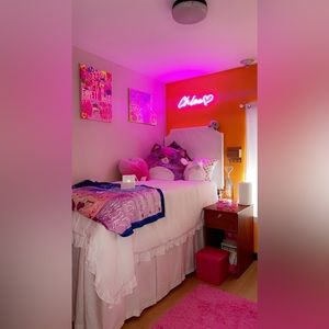 White bed skirt for twin/twin xl bed